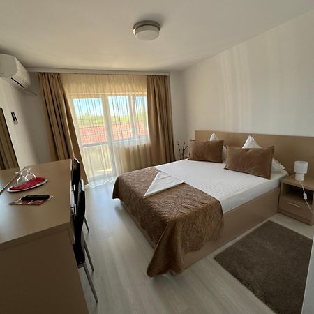 Fast Airport Accomodation Otopeni Buitenkant foto