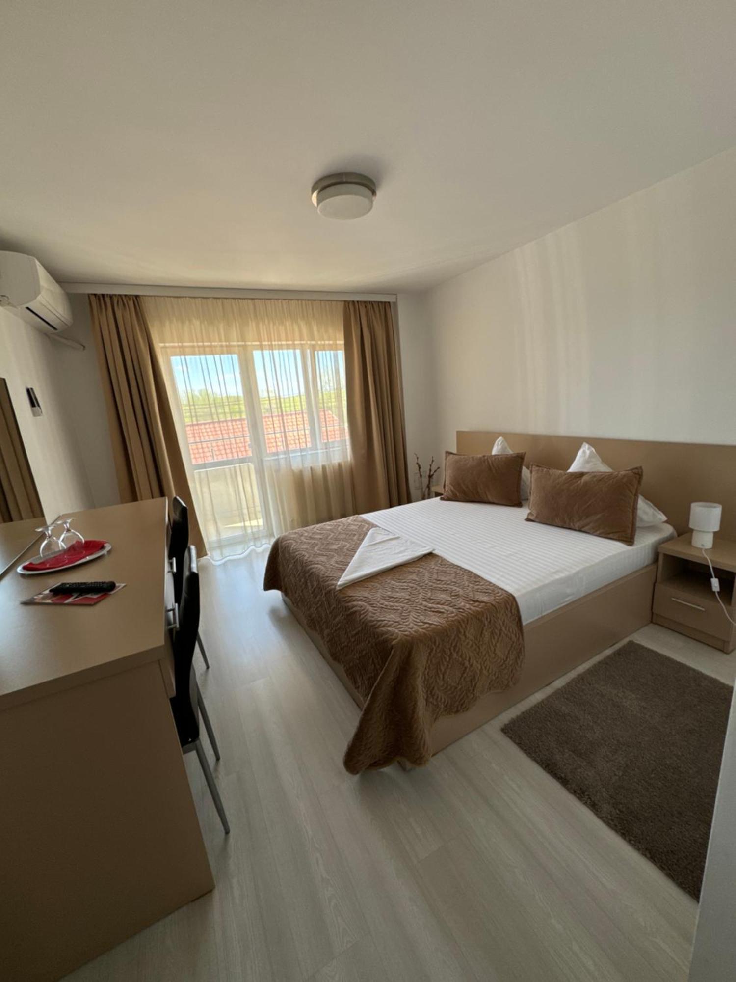 Fast Airport Accomodation Otopeni Buitenkant foto