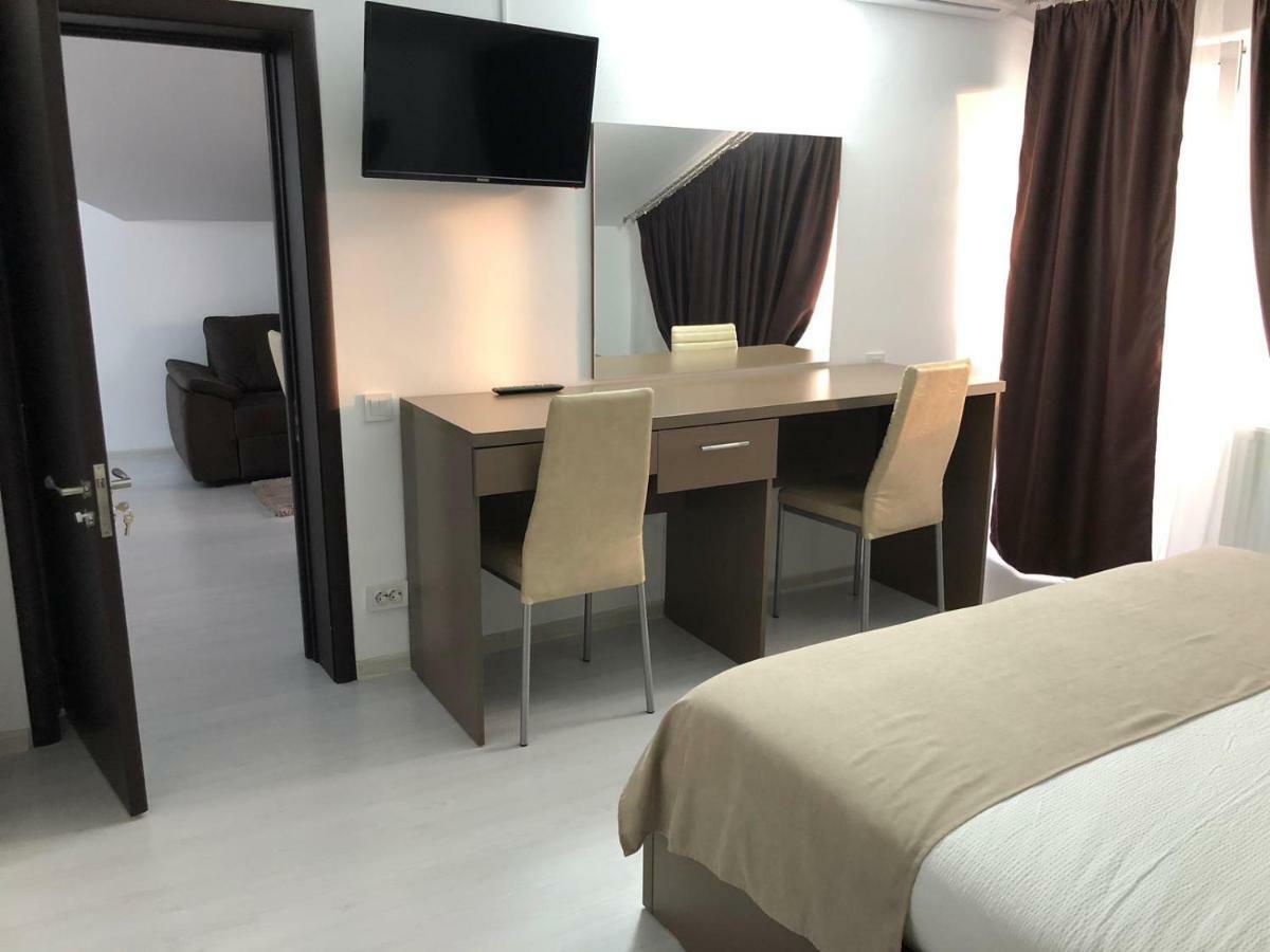 Fast Airport Accomodation Otopeni Buitenkant foto